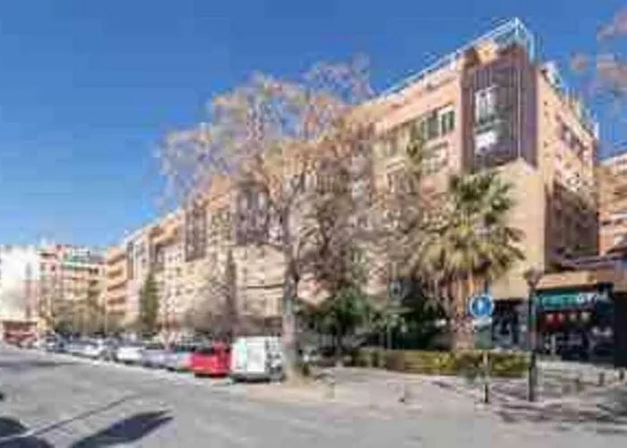 H&H Suite Train Station Apartament