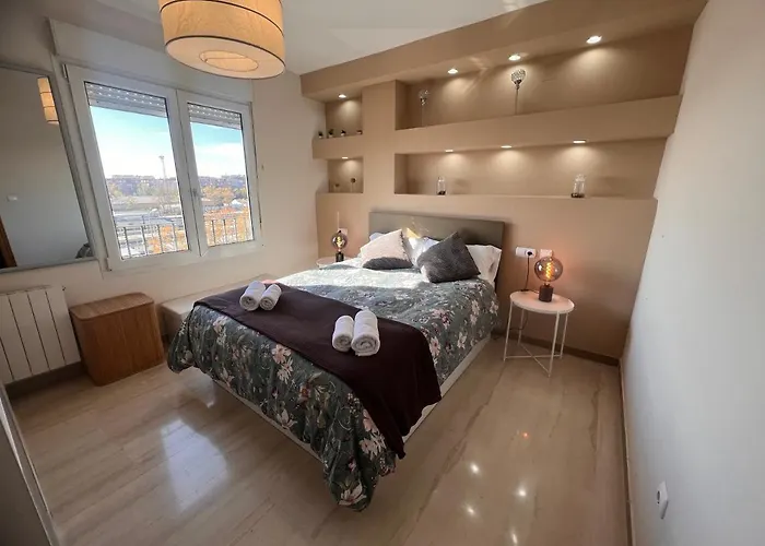 H&H Suite Train Station Apartament