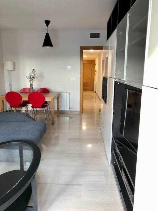 H&h Train Station Apartment *