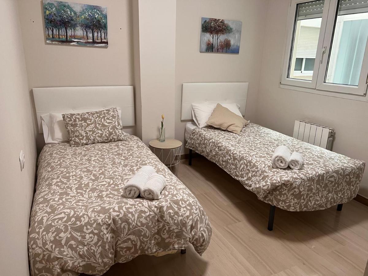 H&h Train Station Apartment *
